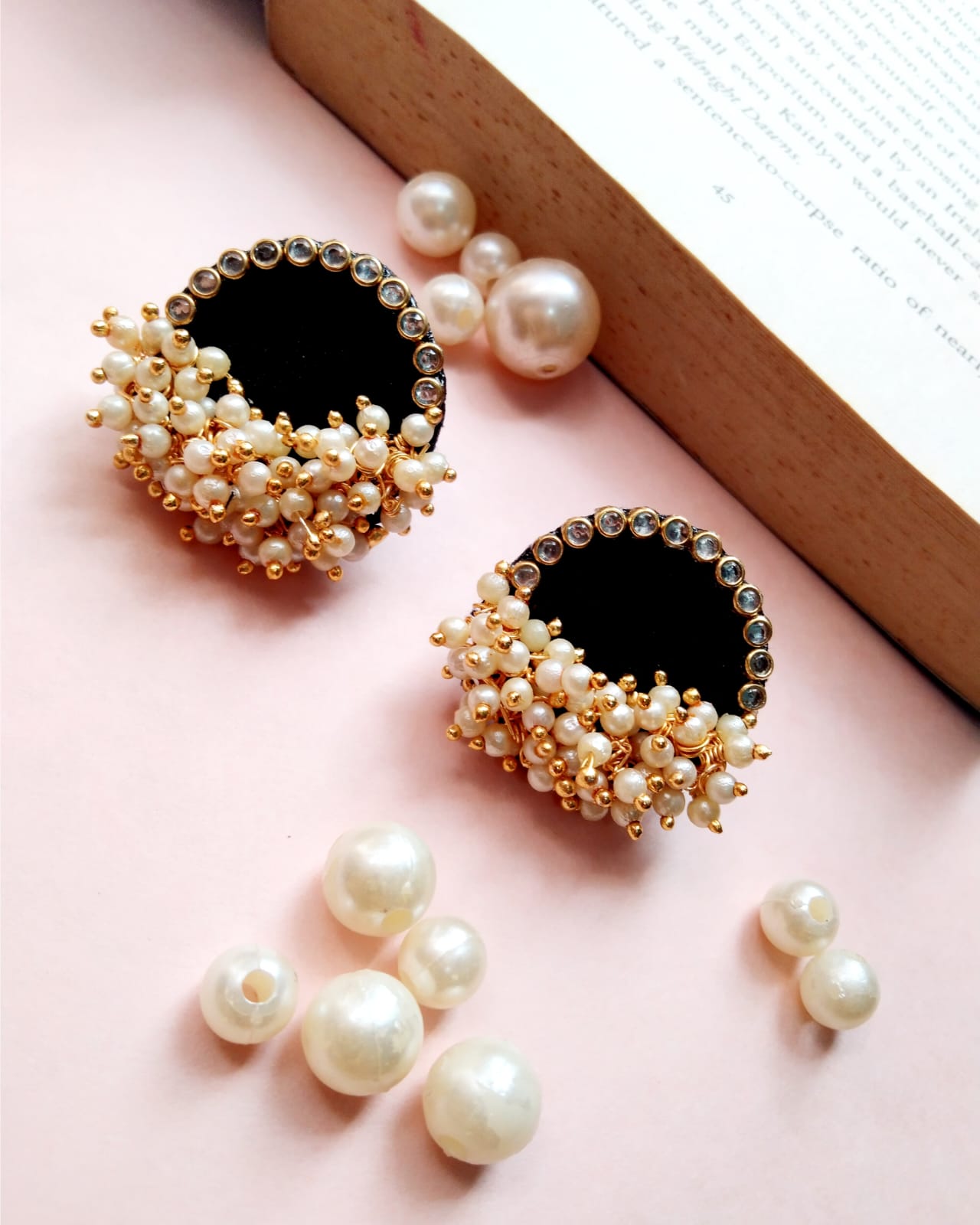 Saanvi Black Earring