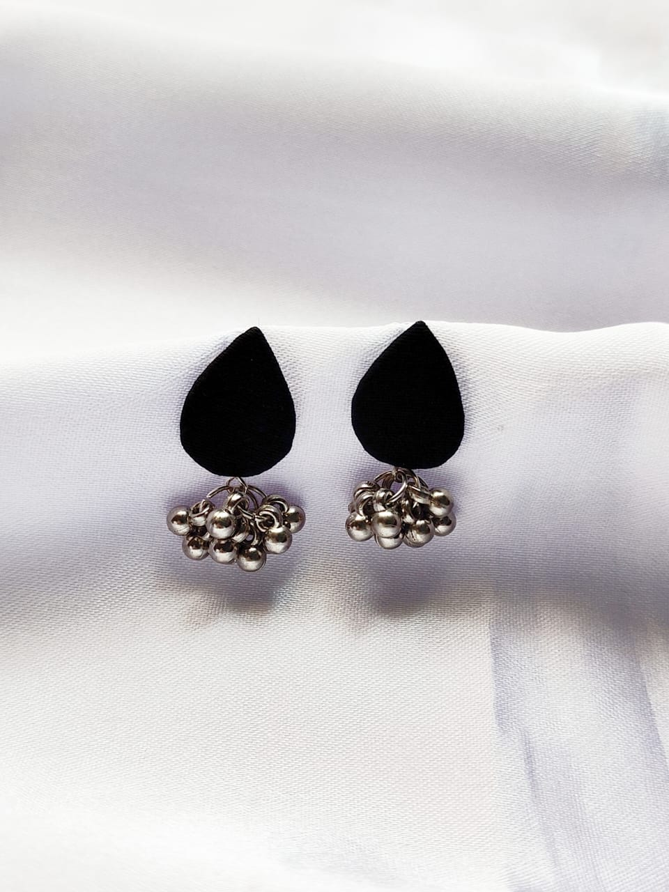 Chhavi Black Earrings
