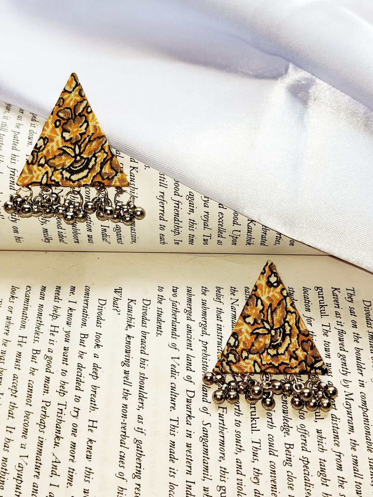 Ahana Brown Earrings