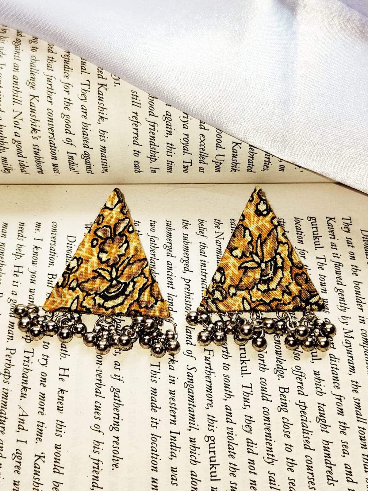 Ahana Brown Earrings
