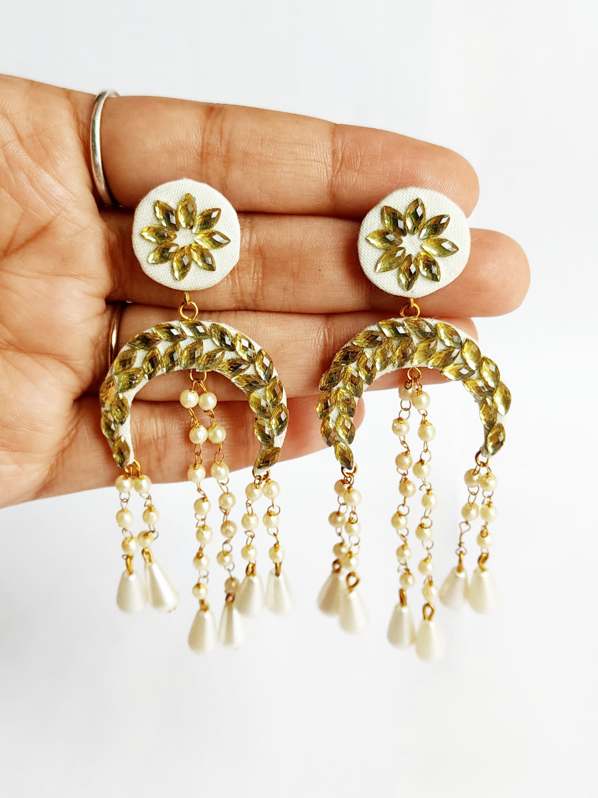 Chandni Off-White Earrings