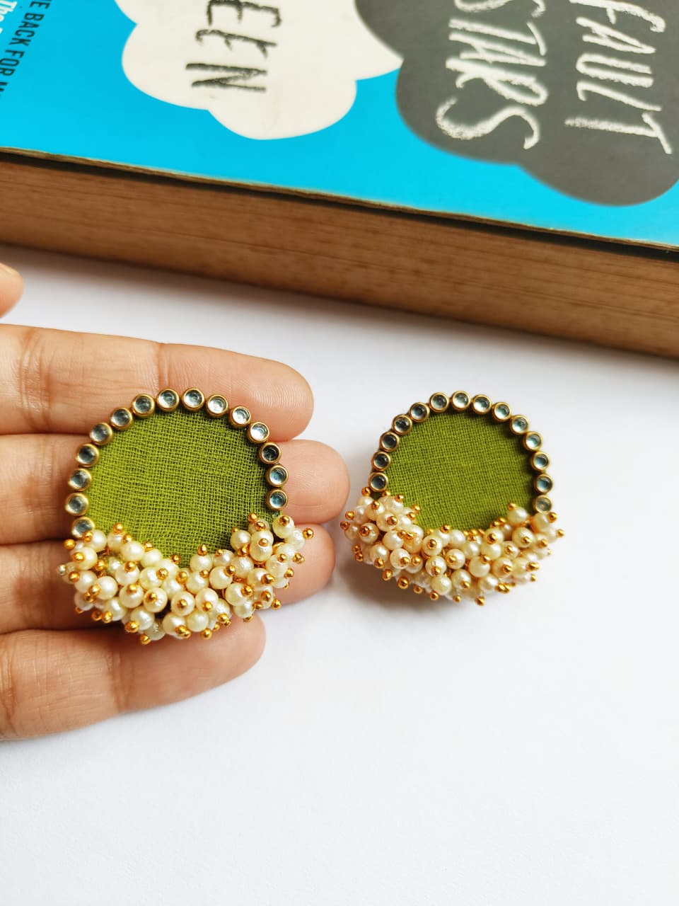 Saanvi Black Earring