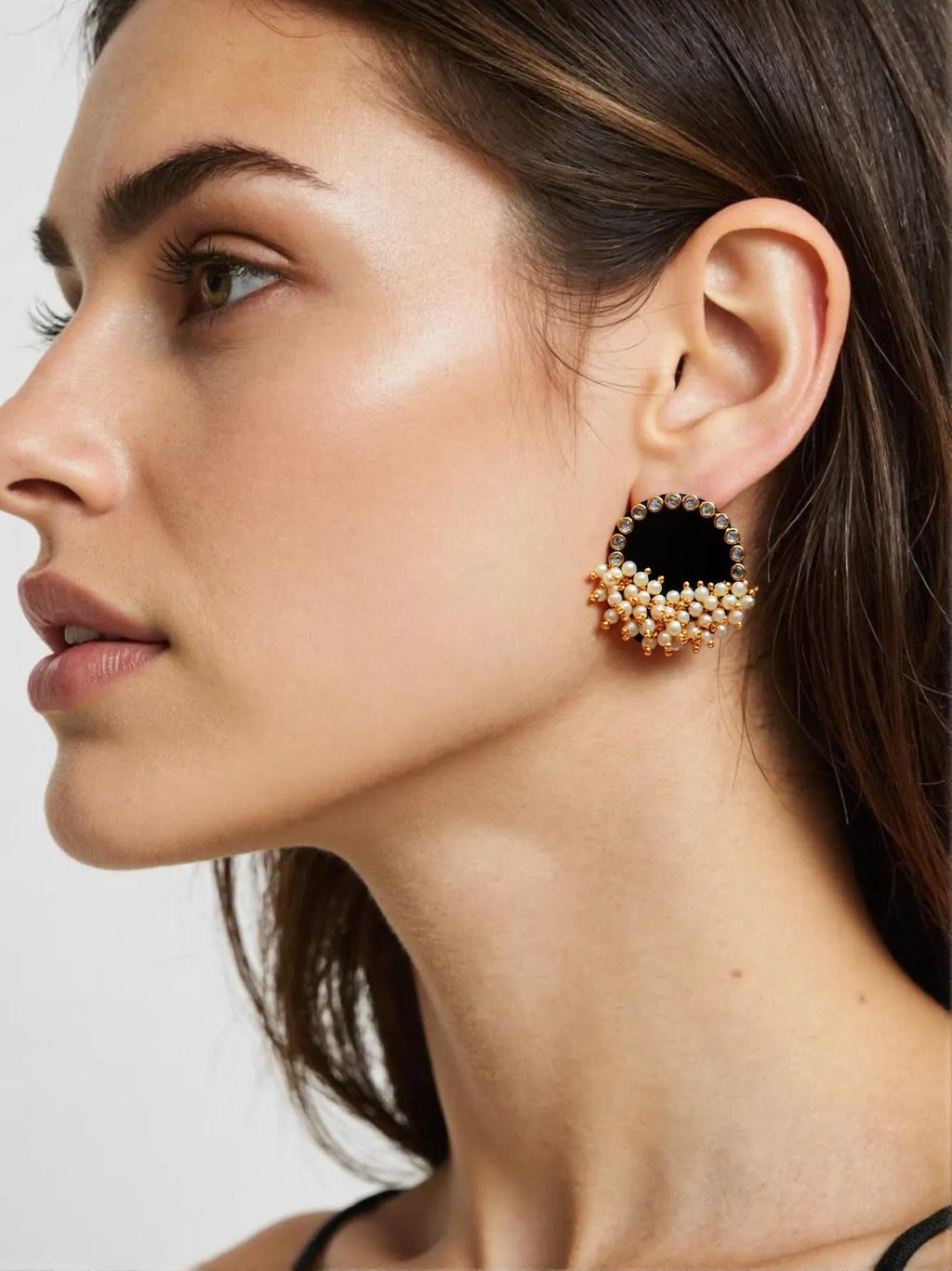 Saanvi Black Earring